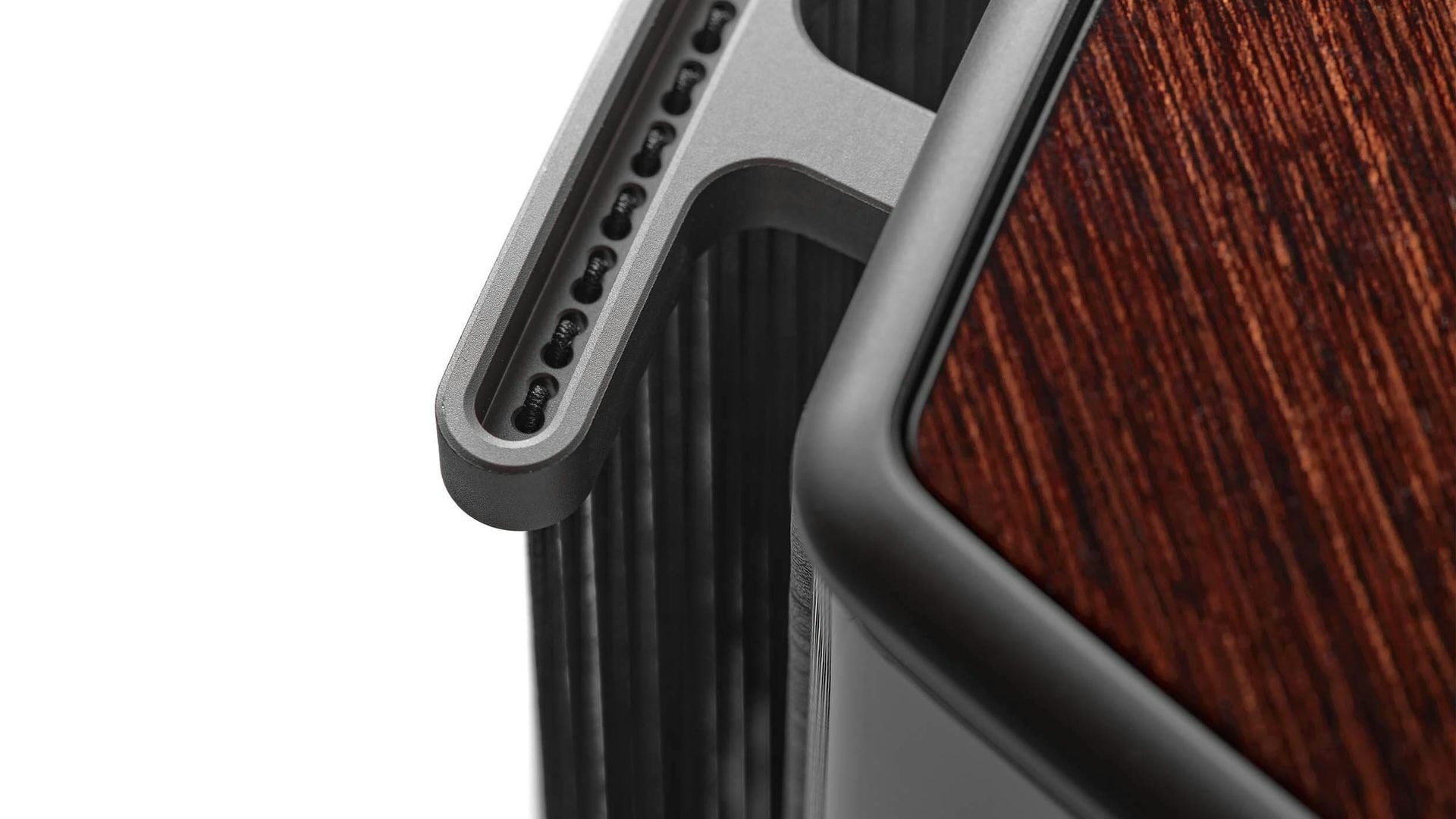 Close-up of Sonus faber Guarneri G5 bookshelf speaker in Wenge Wood finish, highlighting its elegant design.